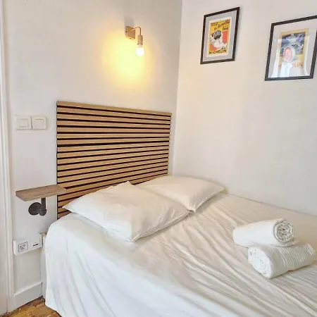 L'histoire Clermontoise - Tramway Au Pied Du Apartman *