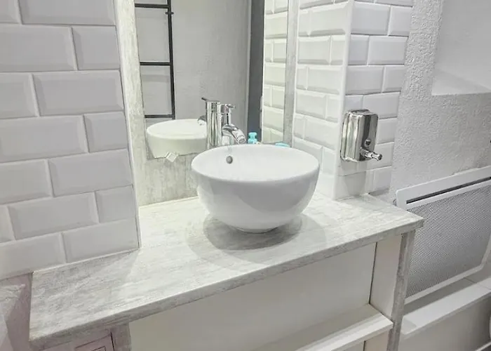 L'histoire Clermontoise - Tramway Au Pied Du Clermont-Ferrand