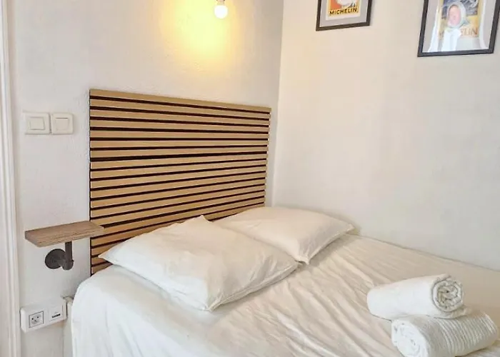 L'histoire Clermontoise - Tramway Au Pied Du Apartman *