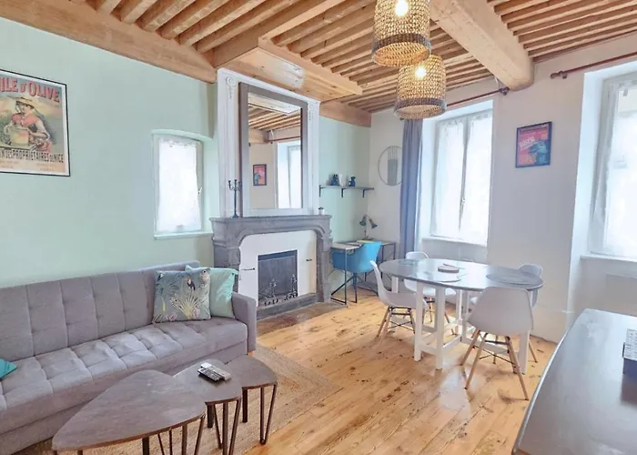 L'histoire Clermontoise - Tramway Au Pied Du Apartment Clermont-Ferrand